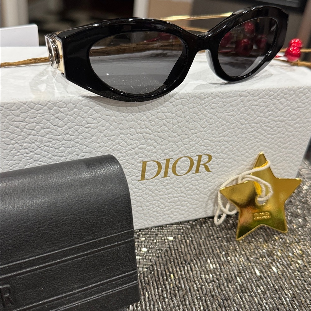 Dior 30 MontaigneB61 Butterfly Sunglasses